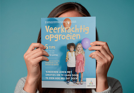 Impressie voorzijde Veerkrachtig opgroeien magazine
