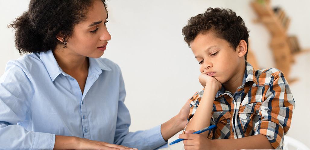 Snelle steun voor kinderen die thuis ernstig geweld meemaken in Nederland niet geregeld, maar is wél mogelijk bewijst Handle with Care