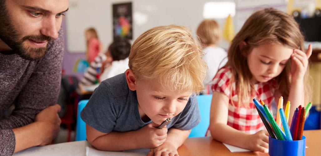 Informatie voor scholen - kinderen doen schoolwerk