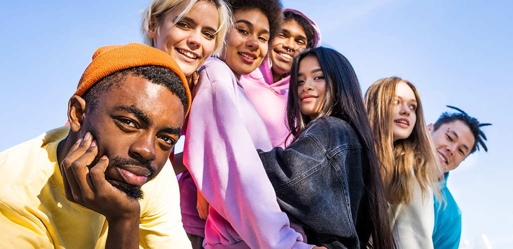 Jongeren kijken in de camera | Actueelbericht: Gezocht: jongeren met ervaringskennis