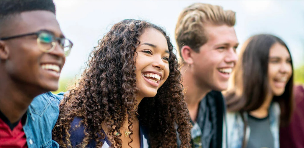 4 tevreden jongeren | Actueelbericht - Werksessie-webinar: Veerkracht bij jongeren