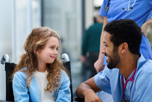 Actueelbericht: Betere signalering van kindermishandeling op spoedeisende hulpen in Europa