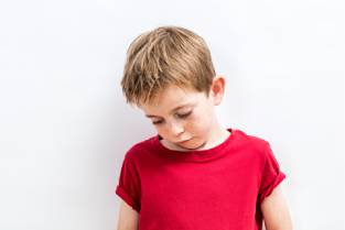 Kinderen in de kou - verdrietige jongen - 313x209