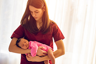 Actueelbericht: Wat iedere kraamverzorgende zou moeten weten over de meldcode 