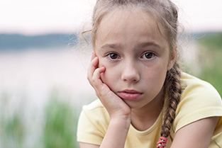 Actueelbericht: Wat doe je als een kind je vertelt dat het thuis geslagen wordt?