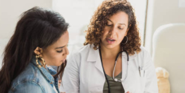 Demo ziekenhuizen - patient en arts in overleg
