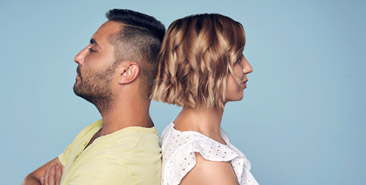 Ouderschap - Ouders met ruggen tegen elkaar