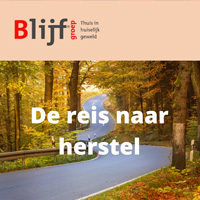 5 podcasts over ouderenmishandeling